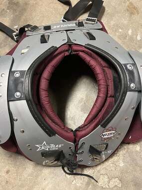 Douglas Nitro QBM Football Shoulder Pads Size 18"-19"